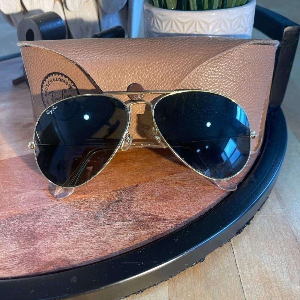 Vintage B & L Ray Ban Gold Aviator Sunglasses -Lenses - w/Case - Excellent